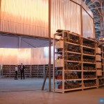 Портал Hi-Tech.Mail.ru опубликовал фото большой биткоин-фермы на территории завода «Москвич»