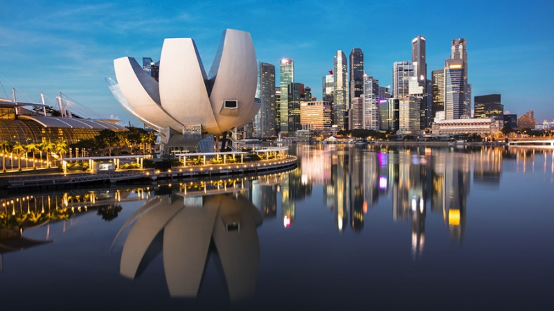 Сингапур вынес предупреждение 8 биржам за нелицензированную торговлю токенами-акциями