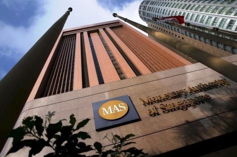 Центральный банк Сингапура планирует регулировать биткоин платежи