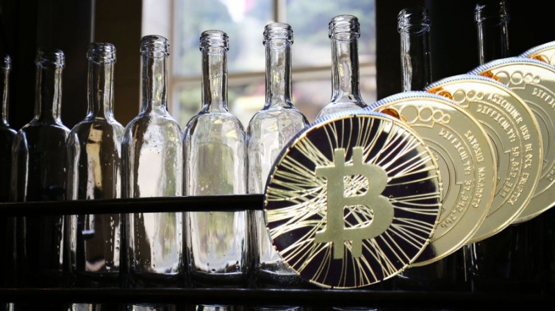 Не только деньги: Bitcoin и Ethereum станут крепкими напитками
