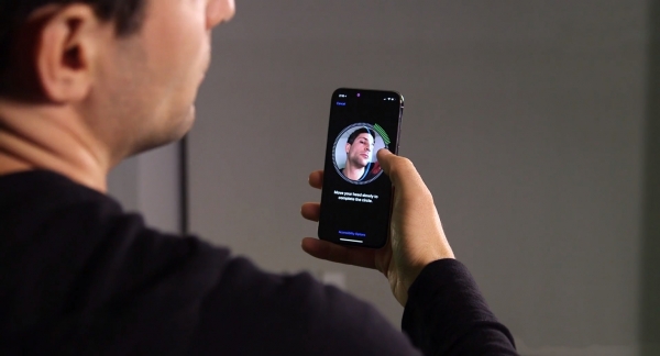 Apple позволяет разработчикам собирать данные Face ID