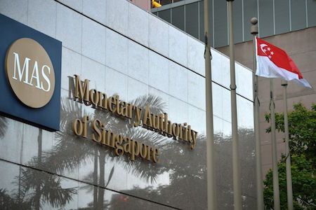 Центробанк Сингапура будет применять законы о ценных бумагах к ICO-токенам