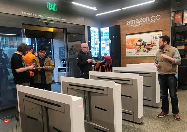 «Умный магазин» Amazon откроется для посетителей