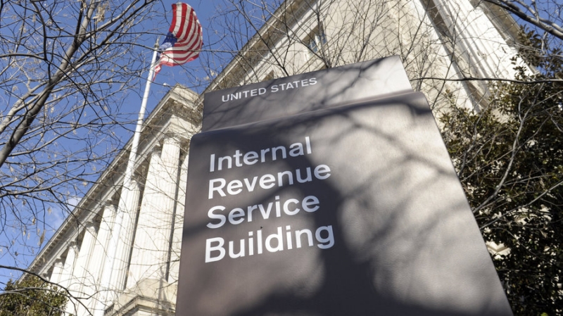 Coinbase передаст IRS данные об операциях 13 тысяч клиентов